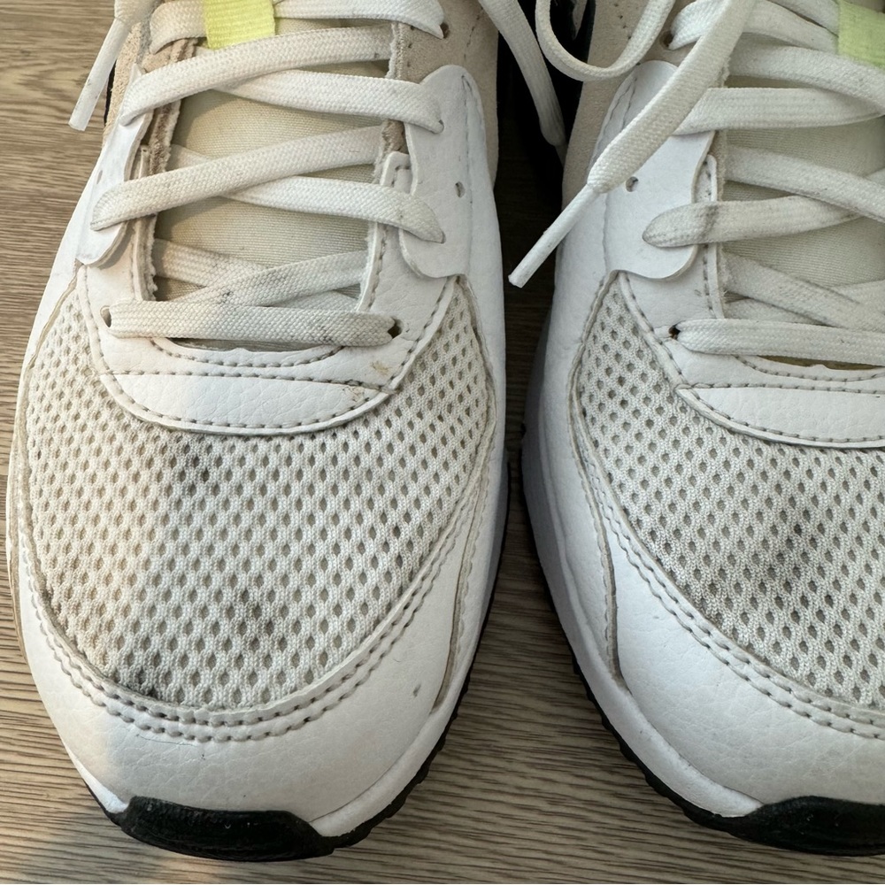 Nike Woman's Air Max Excee White Black Green Sneakers - Picture 5 of 8